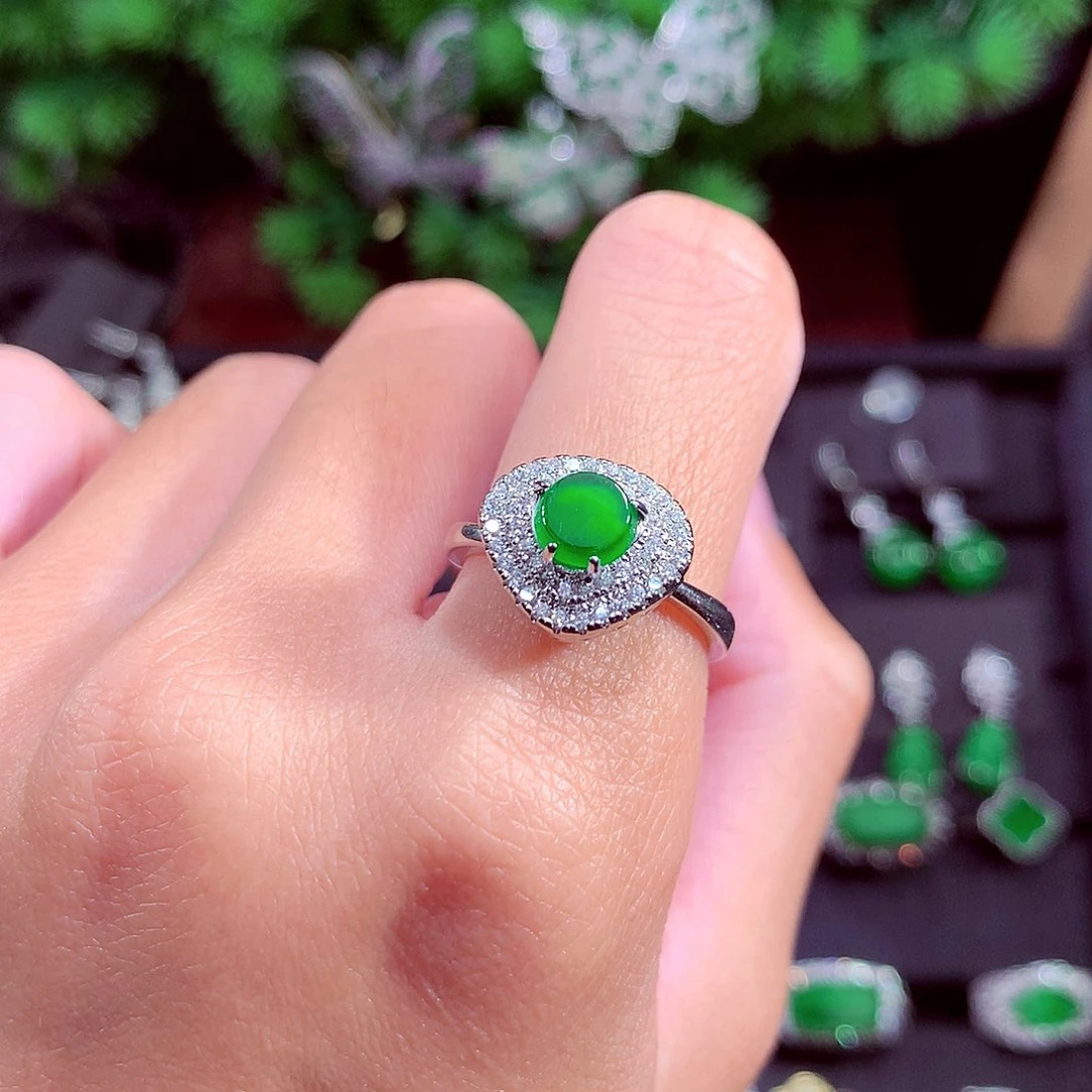 颈饰未镶嵌翡翠天然