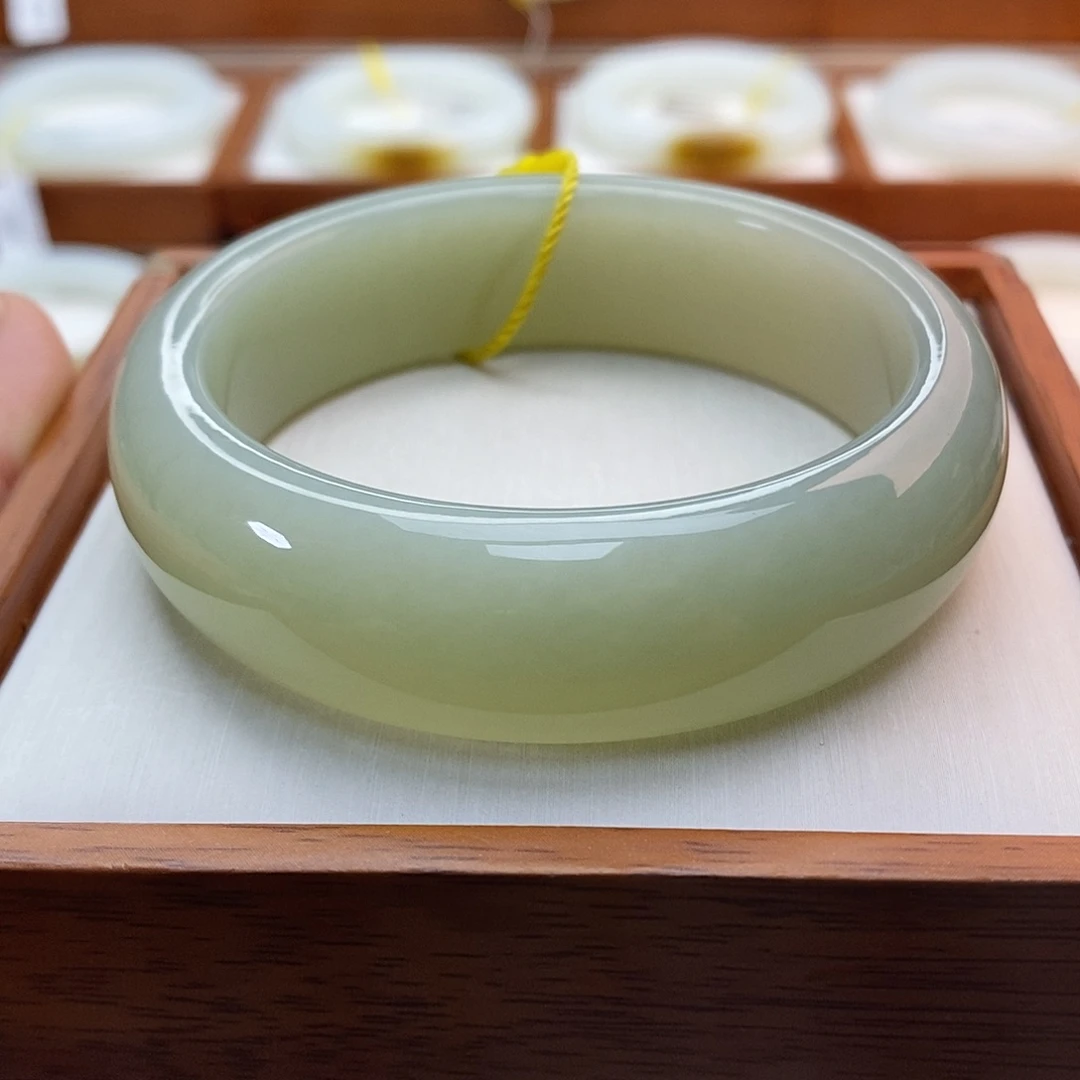 手链未镶嵌和田玉（青白玉）