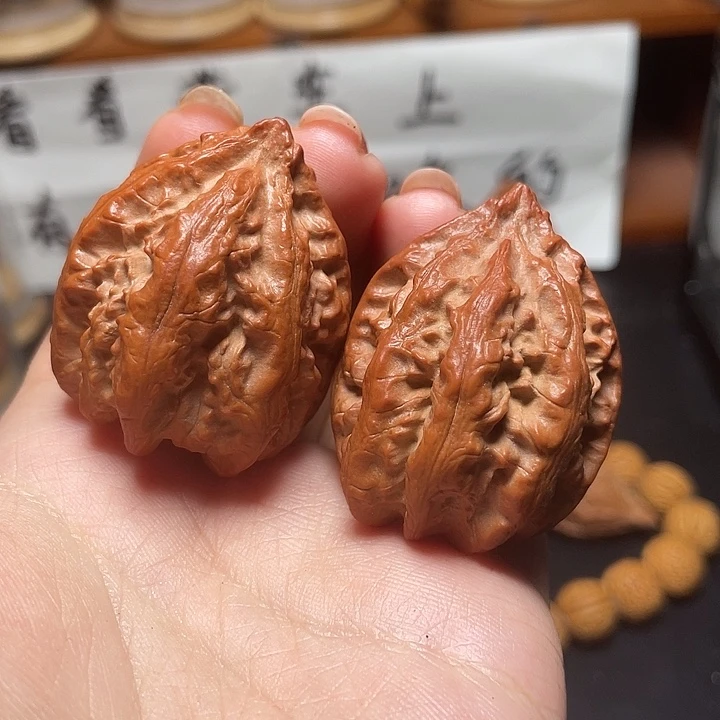 文玩核桃把件粗筋八愣