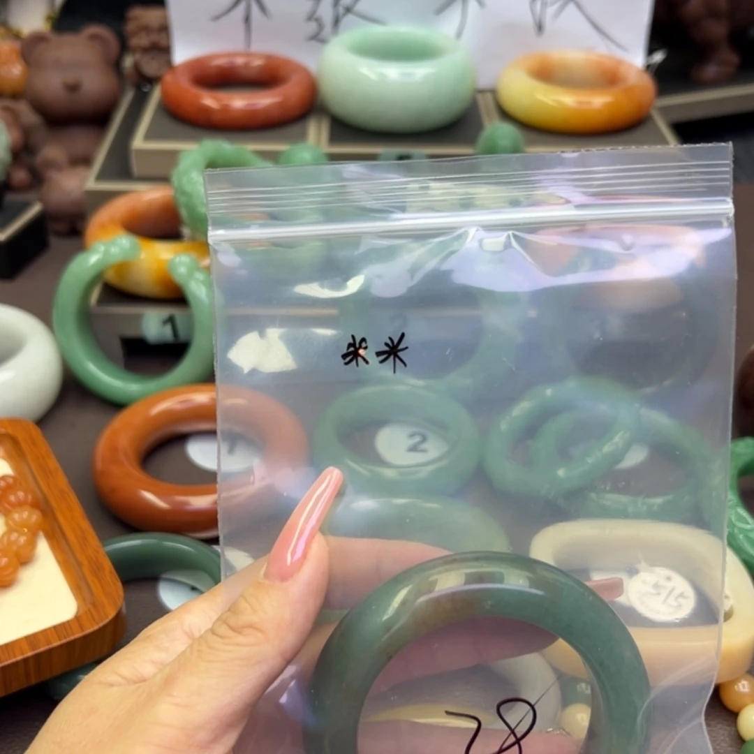 未镶嵌手镯石英岩玉?****?