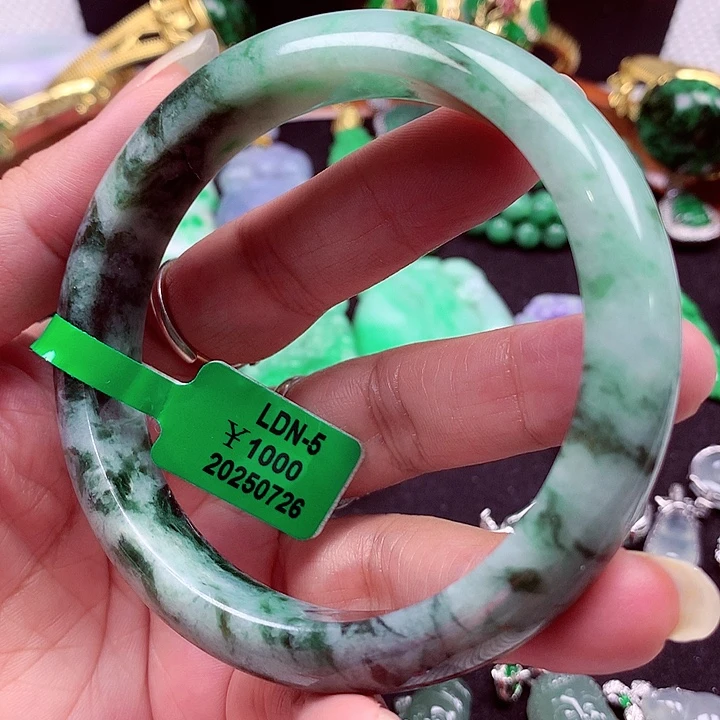 未镶嵌手镯翡翠翡翠
