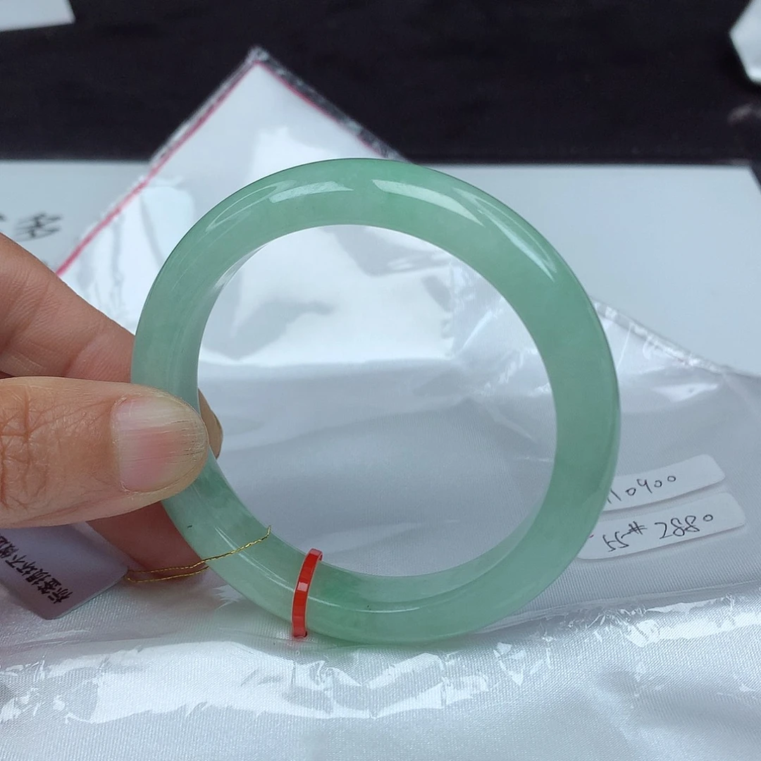 翡翠手镯未镶嵌55圈0900