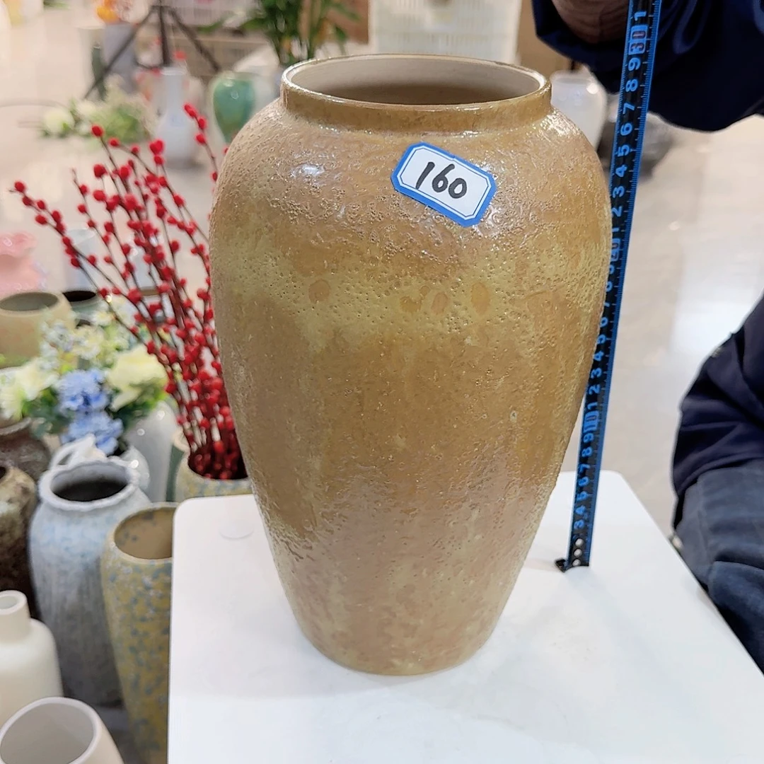 160号陶瓷高29厘米微瑕一个