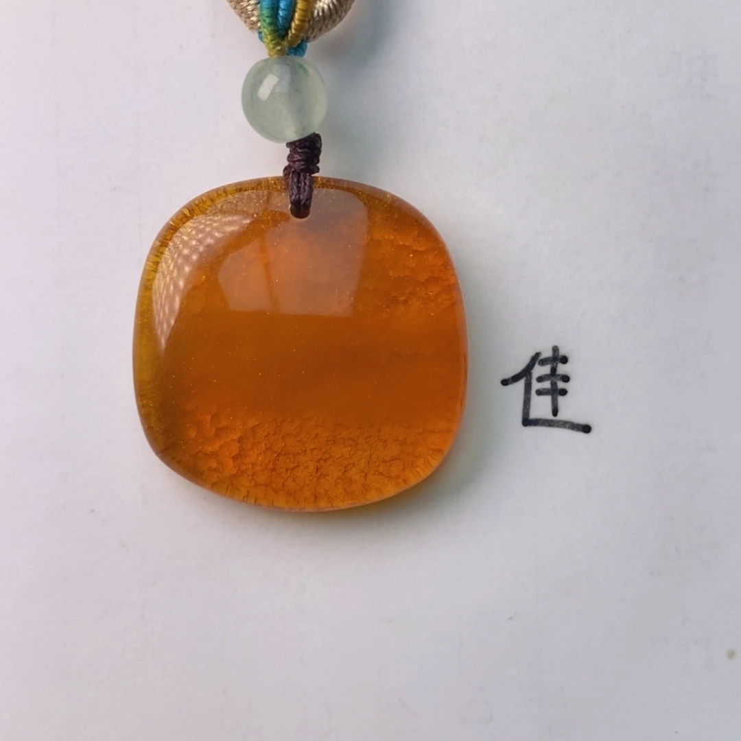 未镶嵌琥珀珠宝奇石