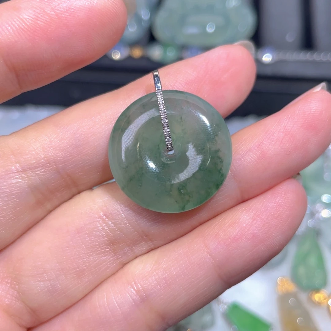 颈饰18K金镶嵌翡翠翡翠
