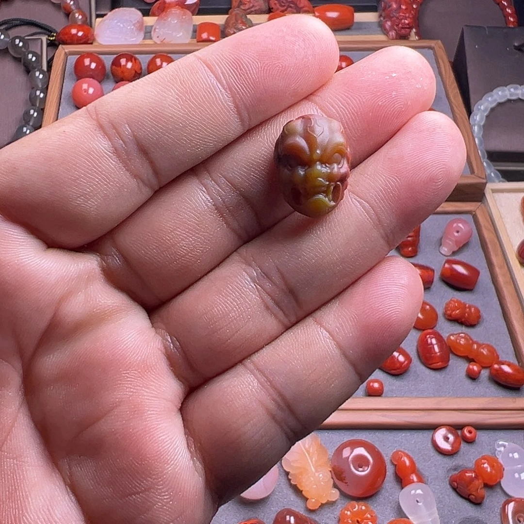 南红玛瑙未镶嵌珠宝奇石