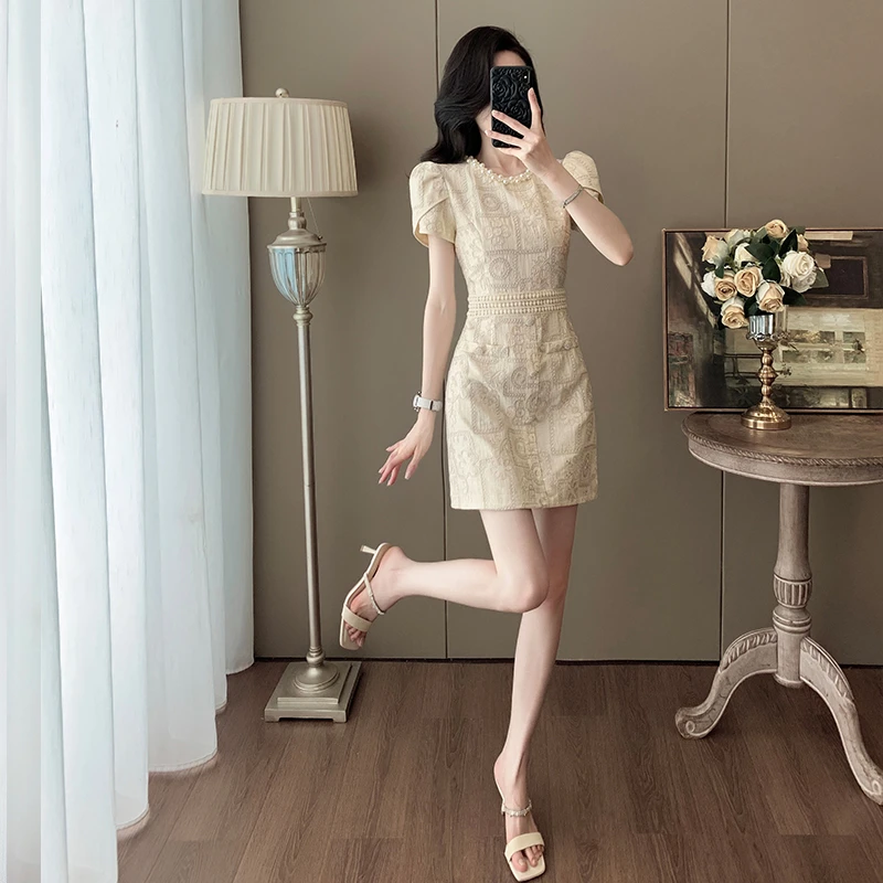 夏季名媛时尚收腰显瘦A字裙子女洋气高端泡泡袖钉珠小香风连衣裙