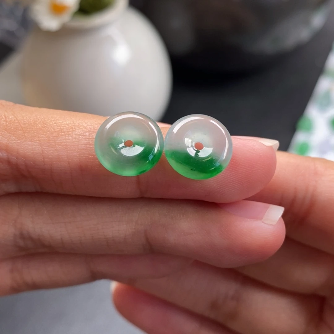 翡翠散珠晴底飘绿平安扣1对