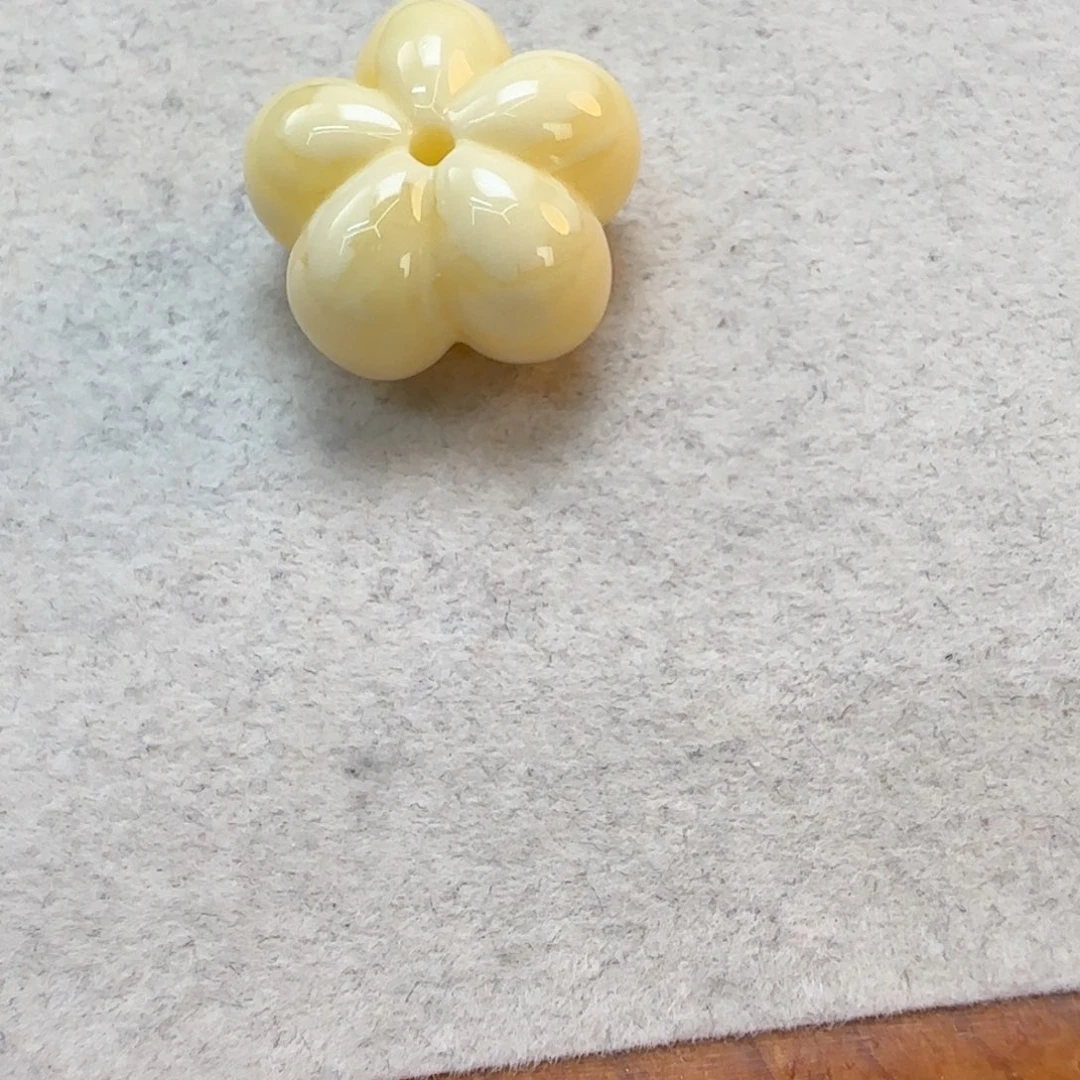 琥珀未镶嵌珠宝奇石定制