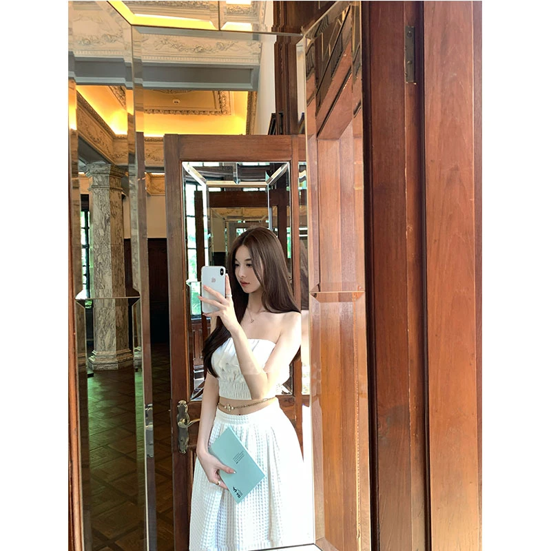 2025夏季新款高级感气质花苞短款褶皱抹胸上衣配高腰半身裙两件套