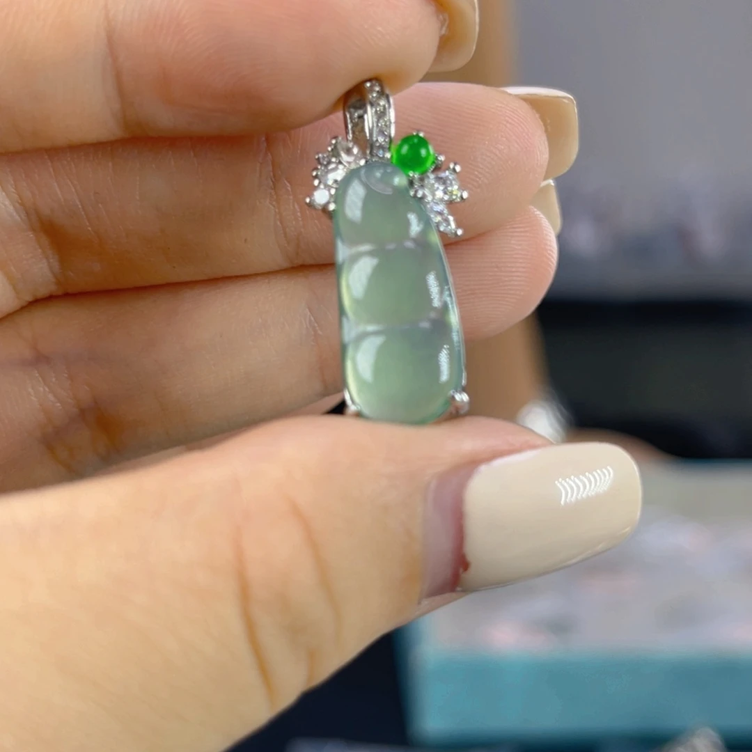 翡翠未镶嵌颈饰天然翡翠A货