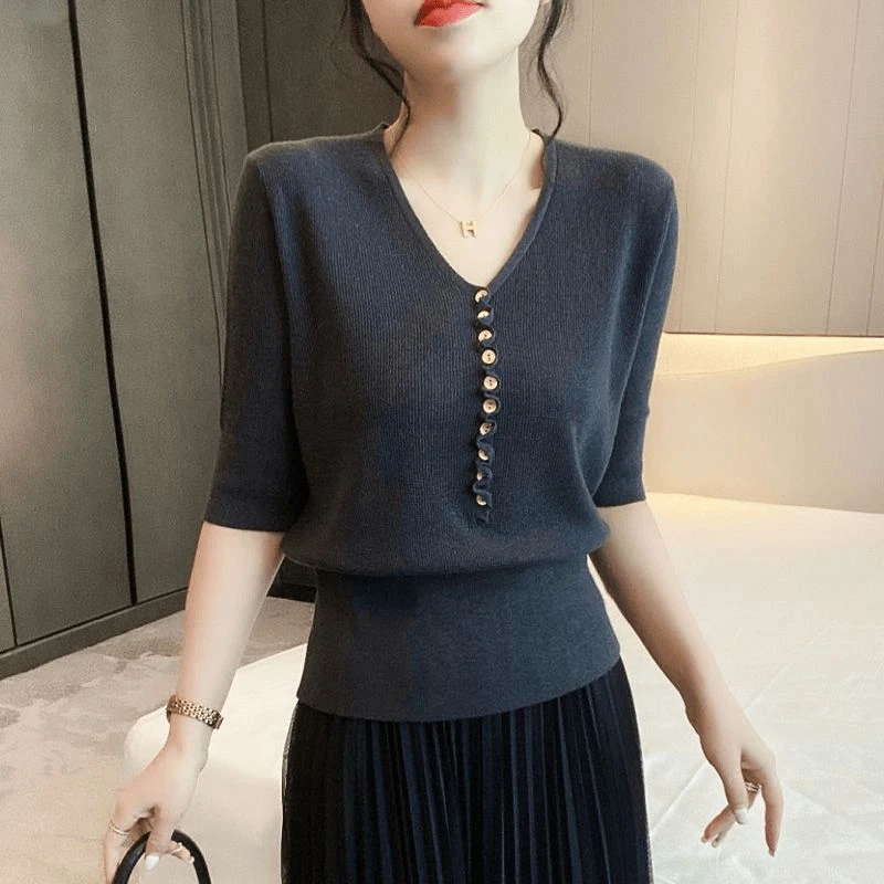 秋季针织衫春秋薄款宽松气质五分袖V领设计感打底衫女套头显瘦上