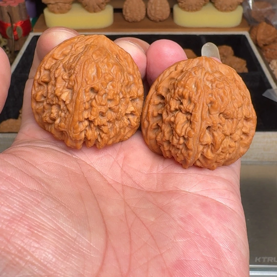 问***山文玩核桃吊坠南疆石 尺寸42