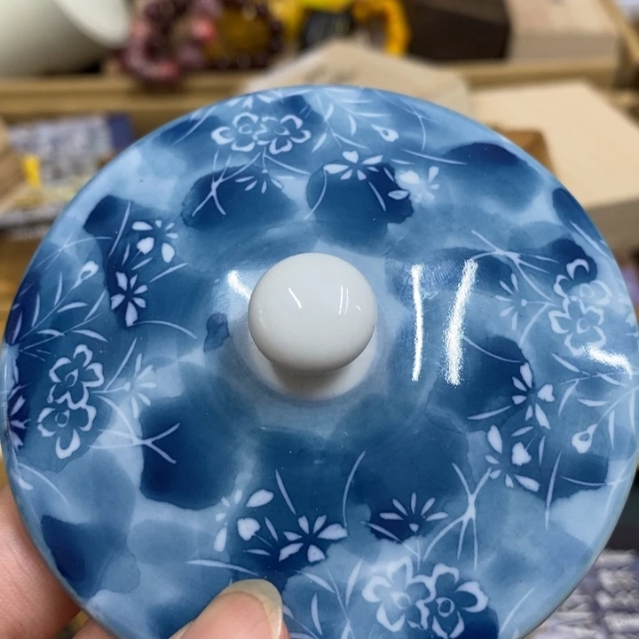 哈中古工艺品一件