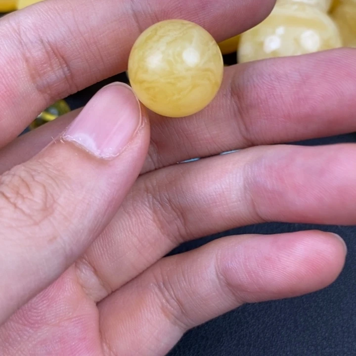 未镶嵌琥珀裸石微瑕29