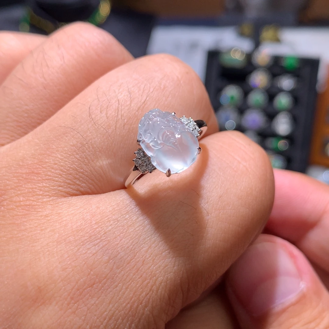 翡翠18K金镶嵌戒指