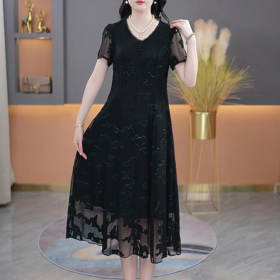 夏季新款洋气减龄中长款连衣裙2025夏季新款宽松显瘦时尚小黑裙