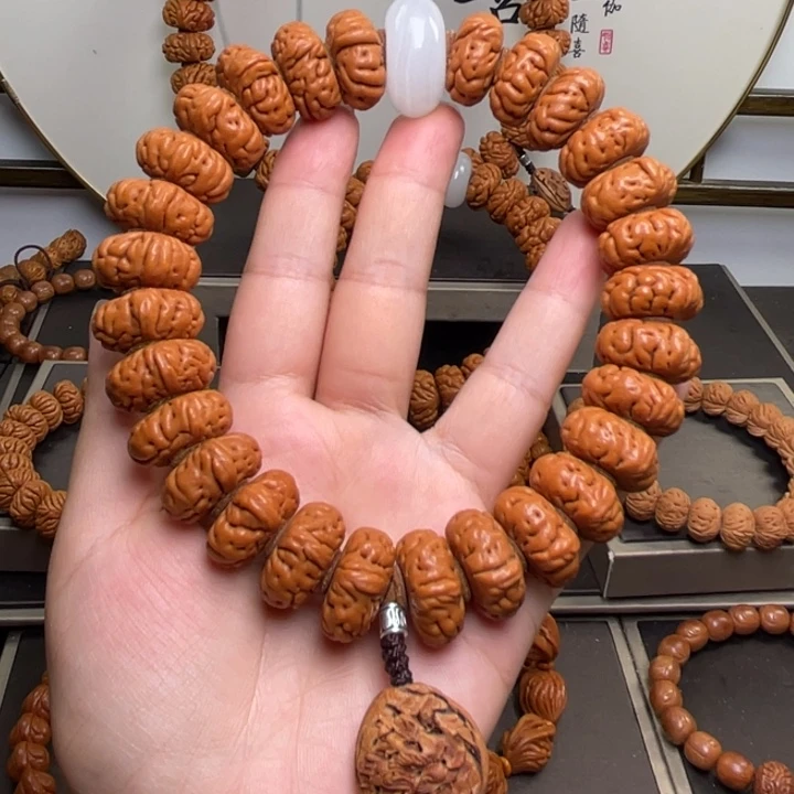 美****桃核吊坠龙纹桃核大肠