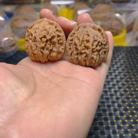 文玩核桃吊坠四座