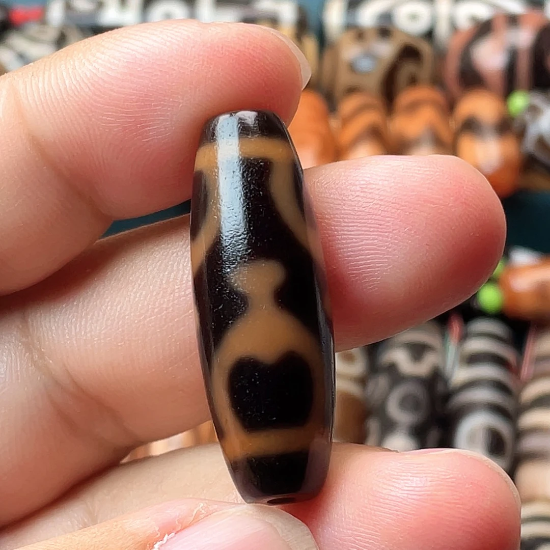 玛瑙/玉髓未镶嵌颈饰朱砂四宝瓶