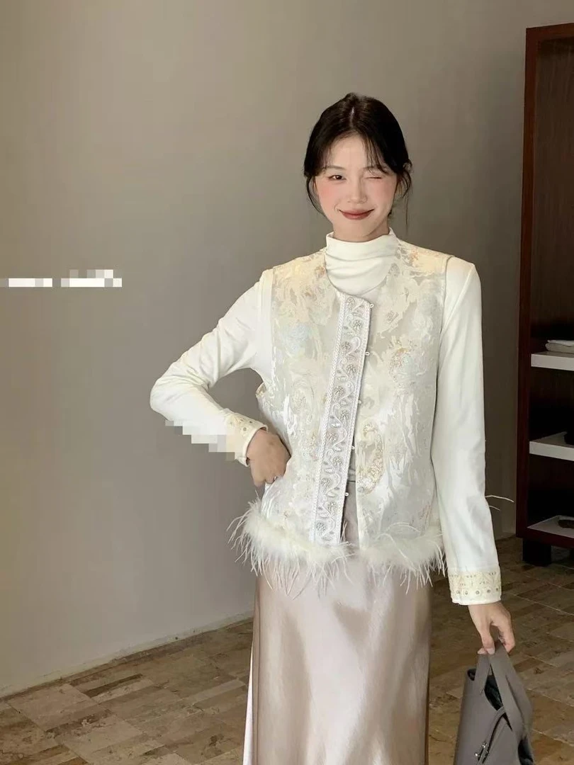 高级感复古新中式缎面提花马甲珠绣拼接下摆毛毛马甲 5319