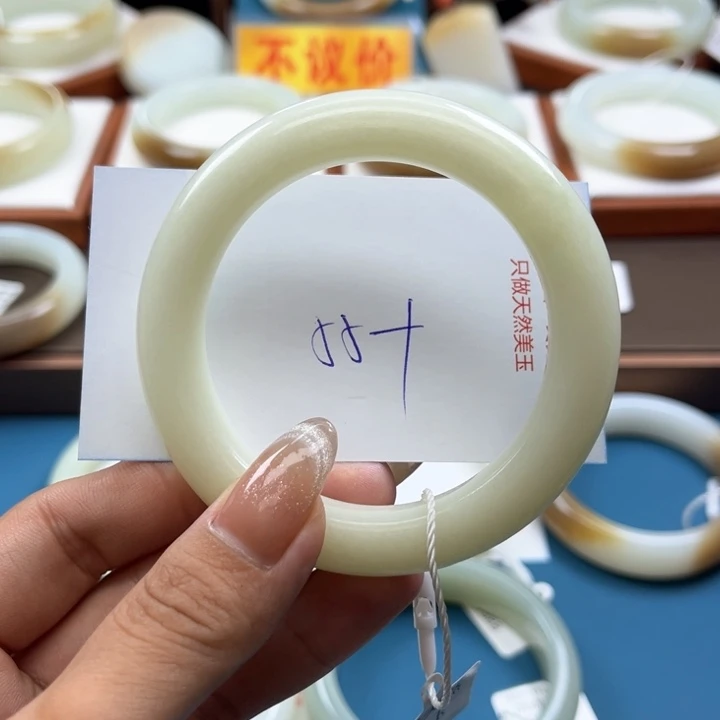 和田玉手镯未镶嵌梦*