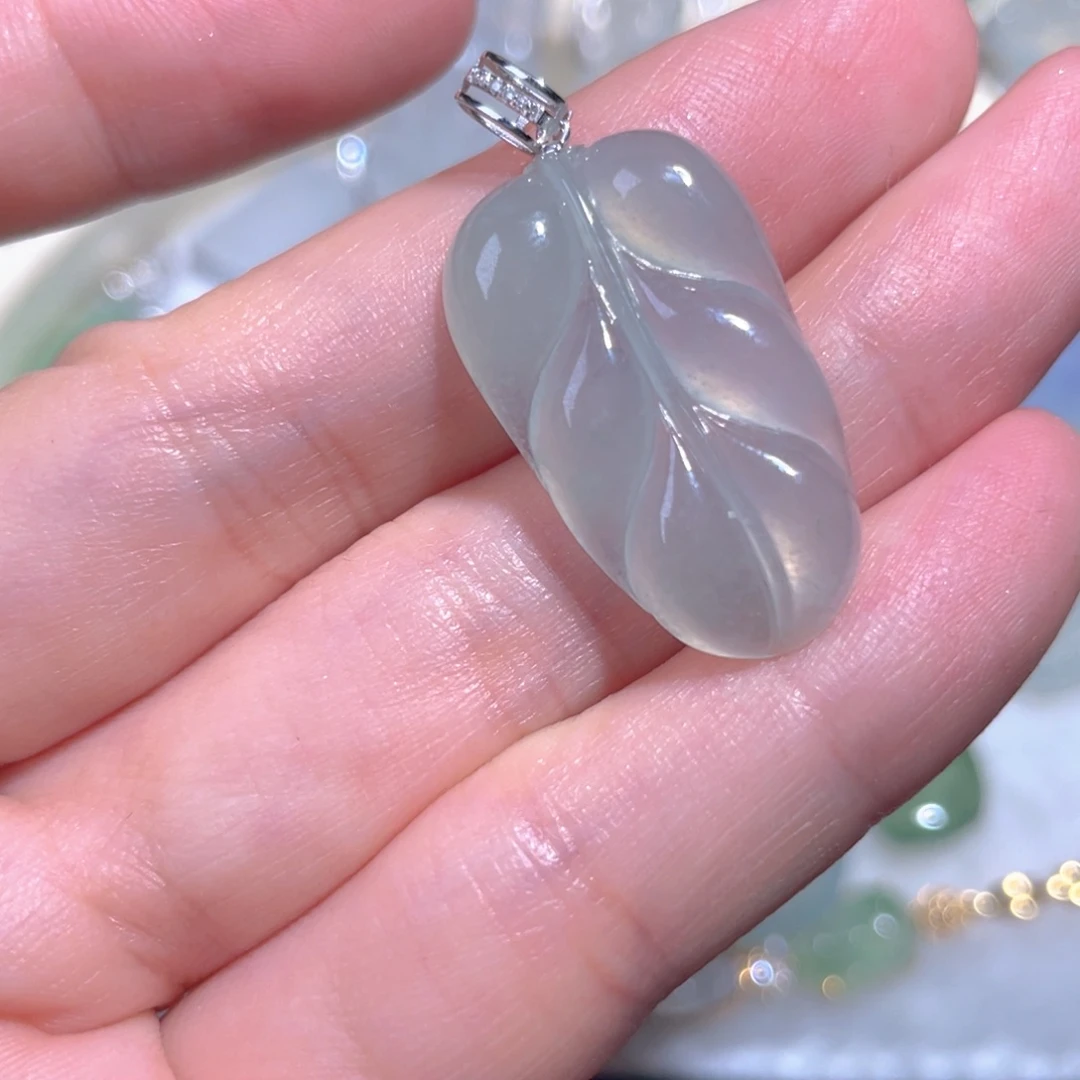 翡翠颈饰18K金镶嵌翡翠