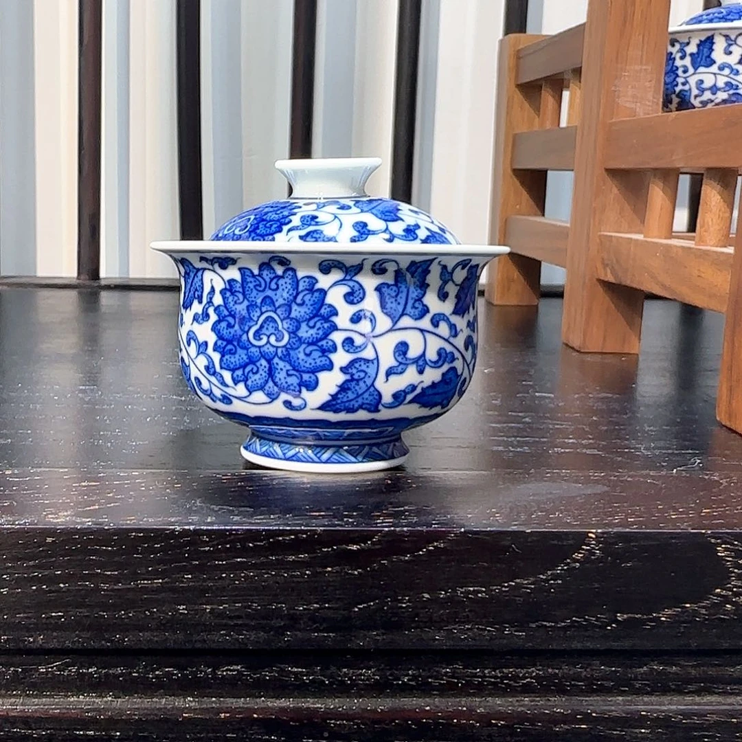 陶瓷摆件缠枝莲小宝宝盖碗