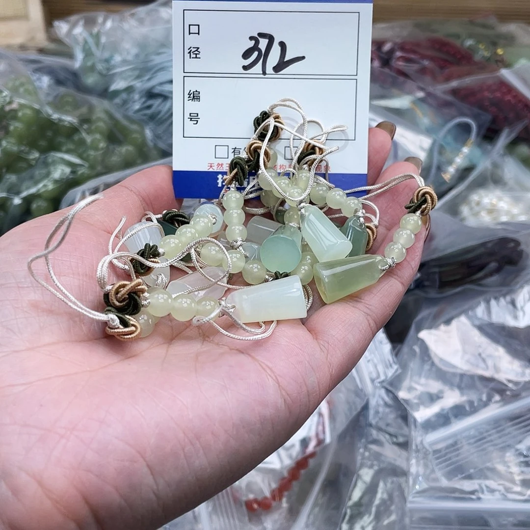 岫玉未镶嵌吊坠吊坠多样性，发一件