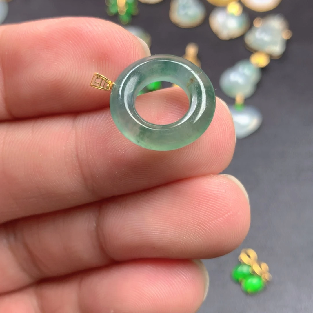 【闪购商品】颈饰18K金镶嵌翡翠翡翠