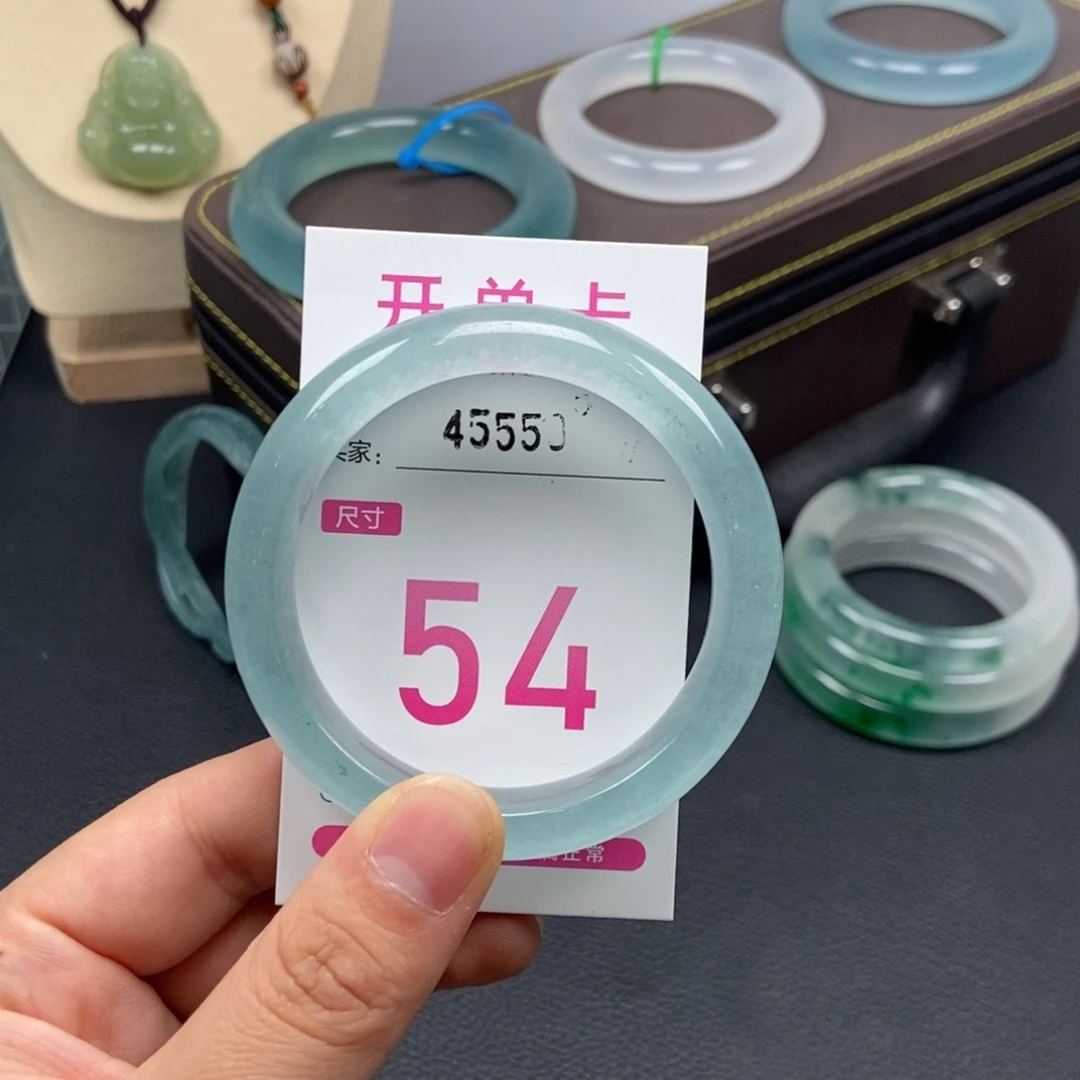 未镶嵌手镯石英质玉