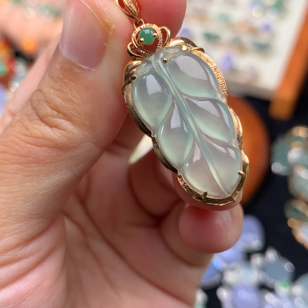 吊坠(不含链)18K金镶嵌翡翠