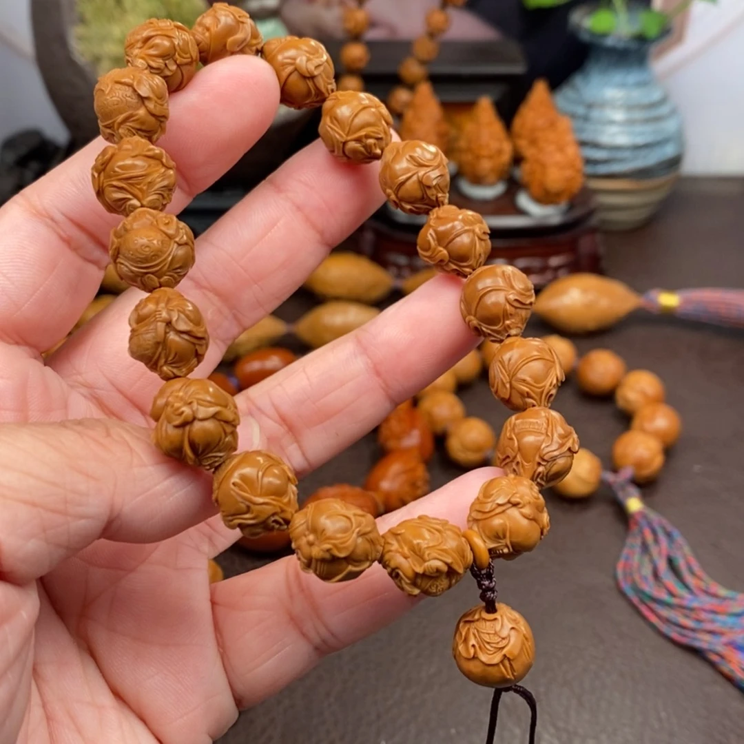 【闪购商品】橄榄核吊坠十八群仙