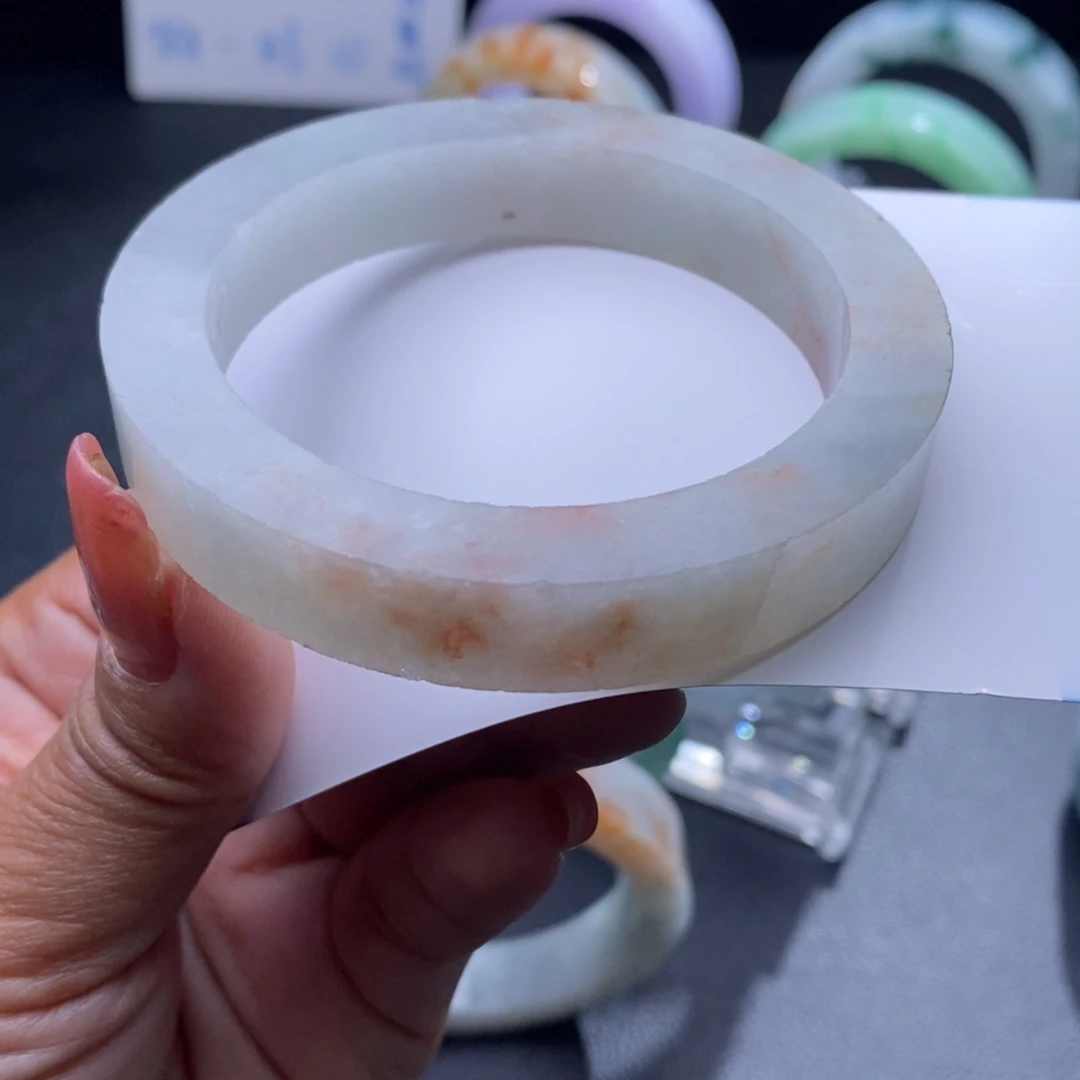 定制翡翠未镶嵌翡翠手镯