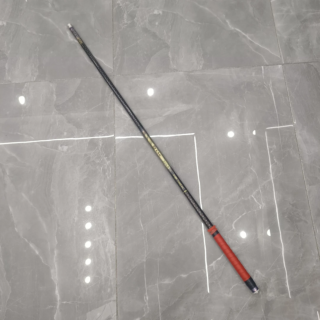 九成新优品4.5米刺龙卫极轻鲢鳙鱼竿，野钓，超轻硬不重头，综合性强