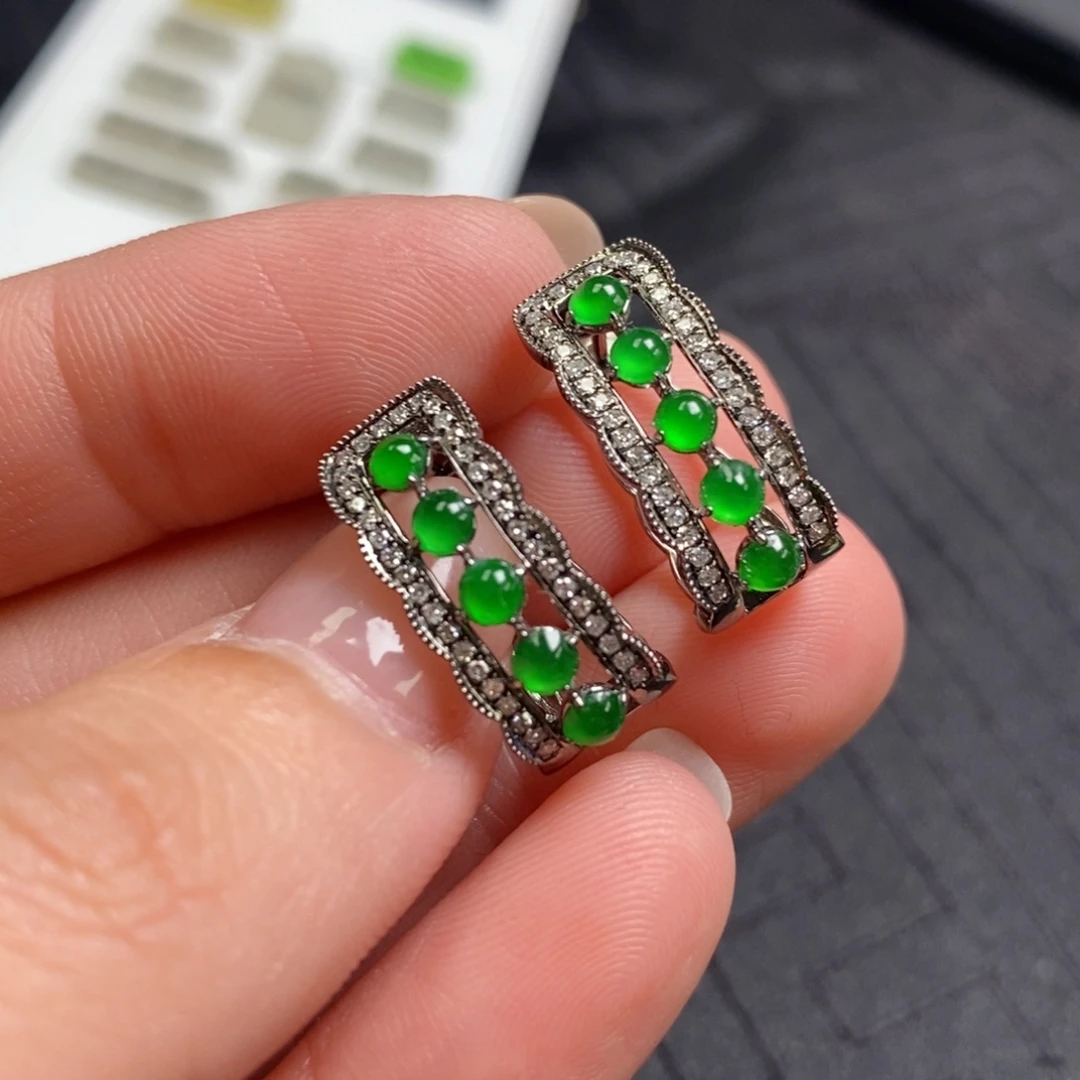 翡翠18K金镶嵌耳饰阳绿耳扣