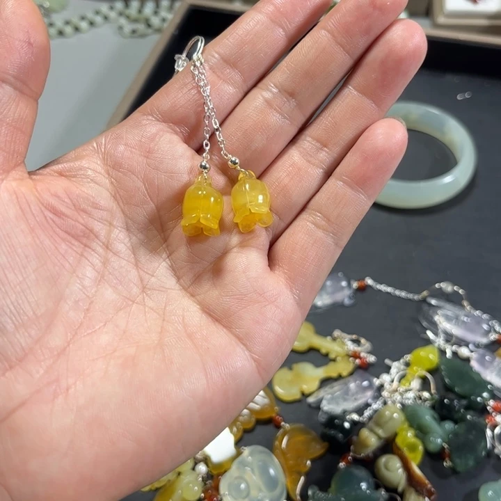 蛇纹石玉耳饰未镶嵌