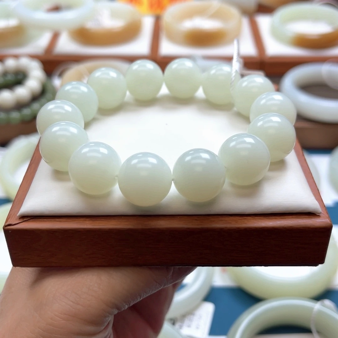 未镶嵌手串和田玉