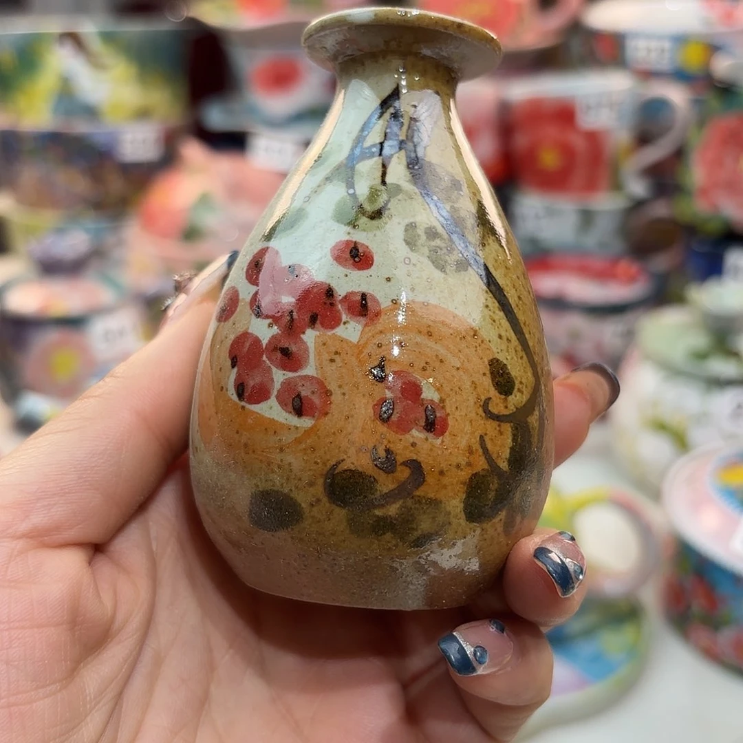 瓷片在干嘛我也在看手机