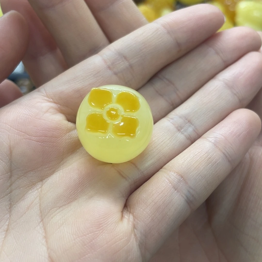 琥珀未镶嵌裸石天然琥珀