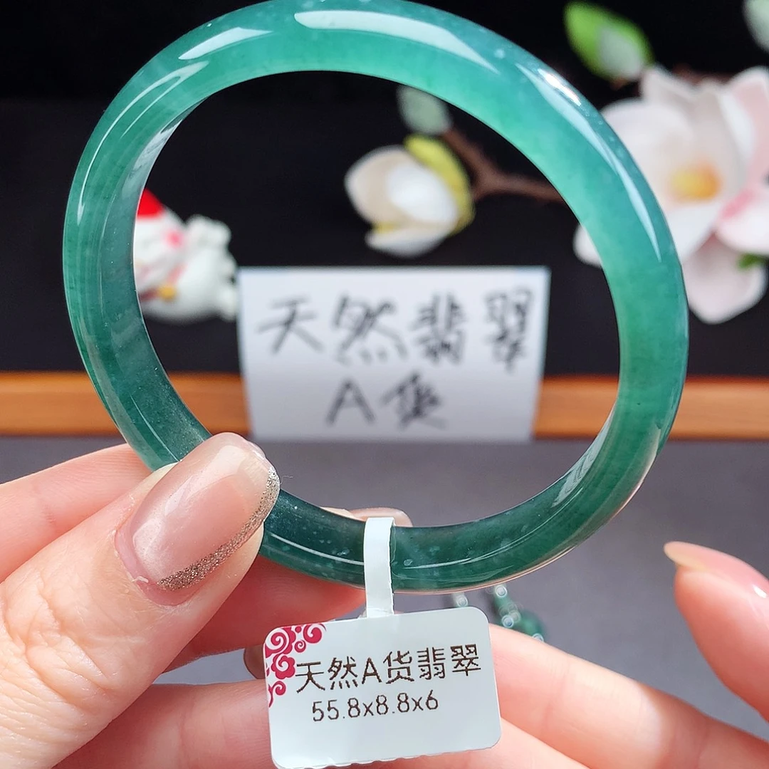 翡翠手镯（圆镯）未镶嵌