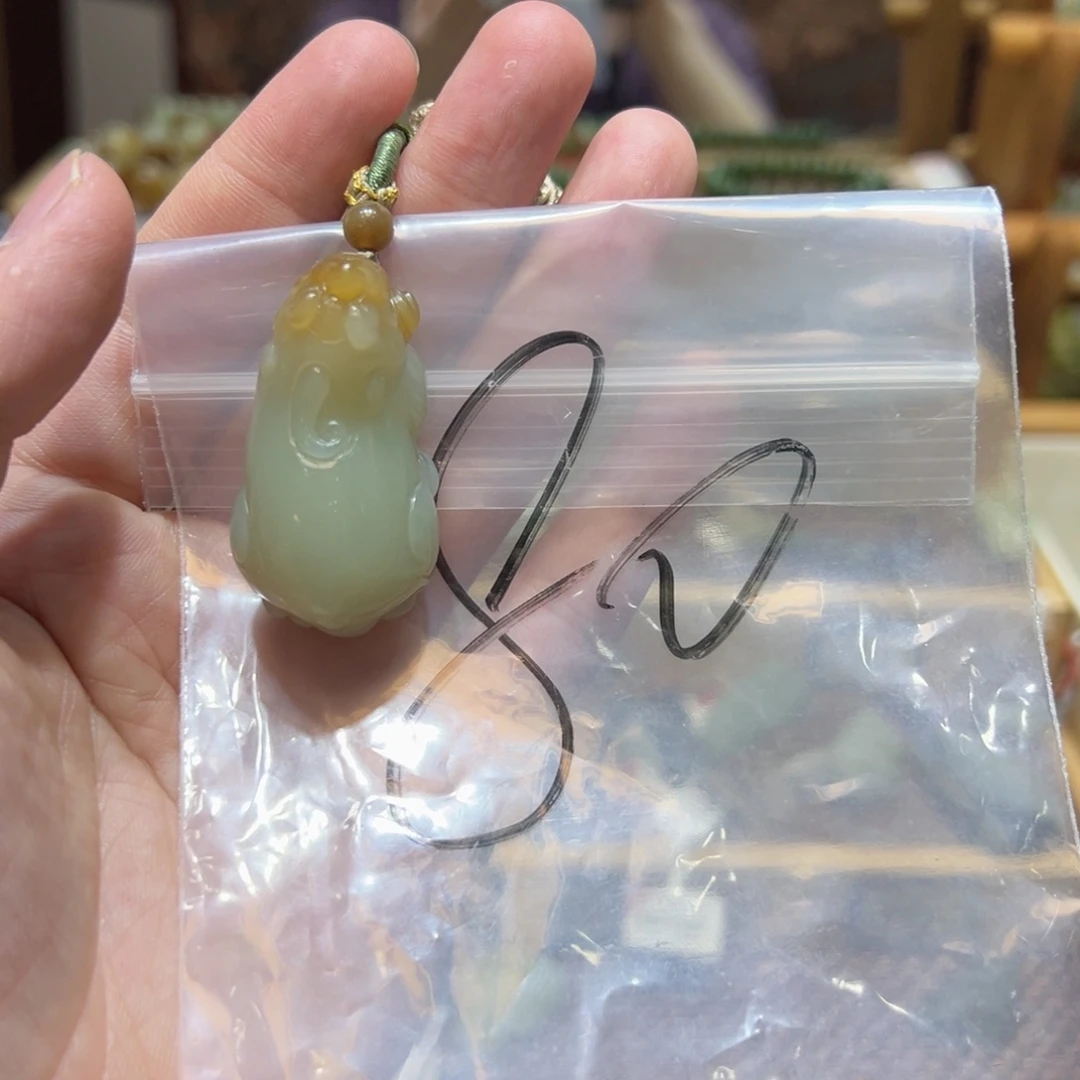 和田玉未镶嵌项圈糖青黄口貔貅