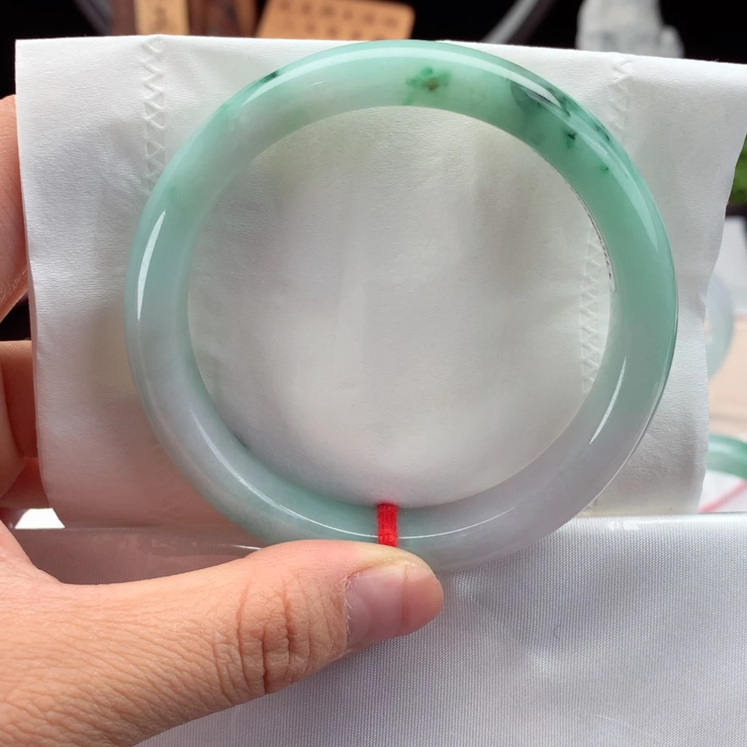 翡翠未镶嵌手镯纯天然11