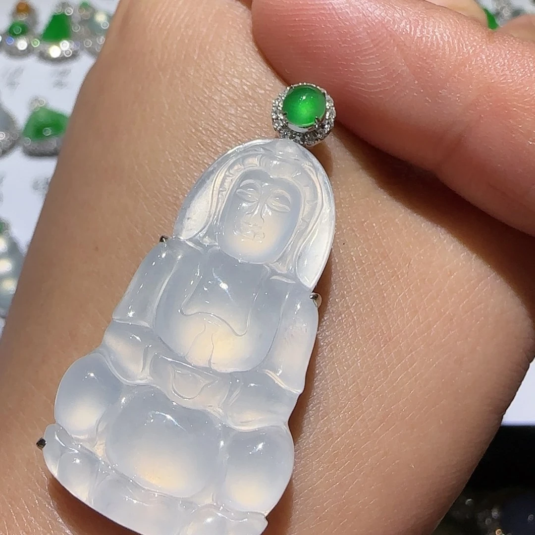 【闪购商品】颈饰18K金镶嵌翡翠天然