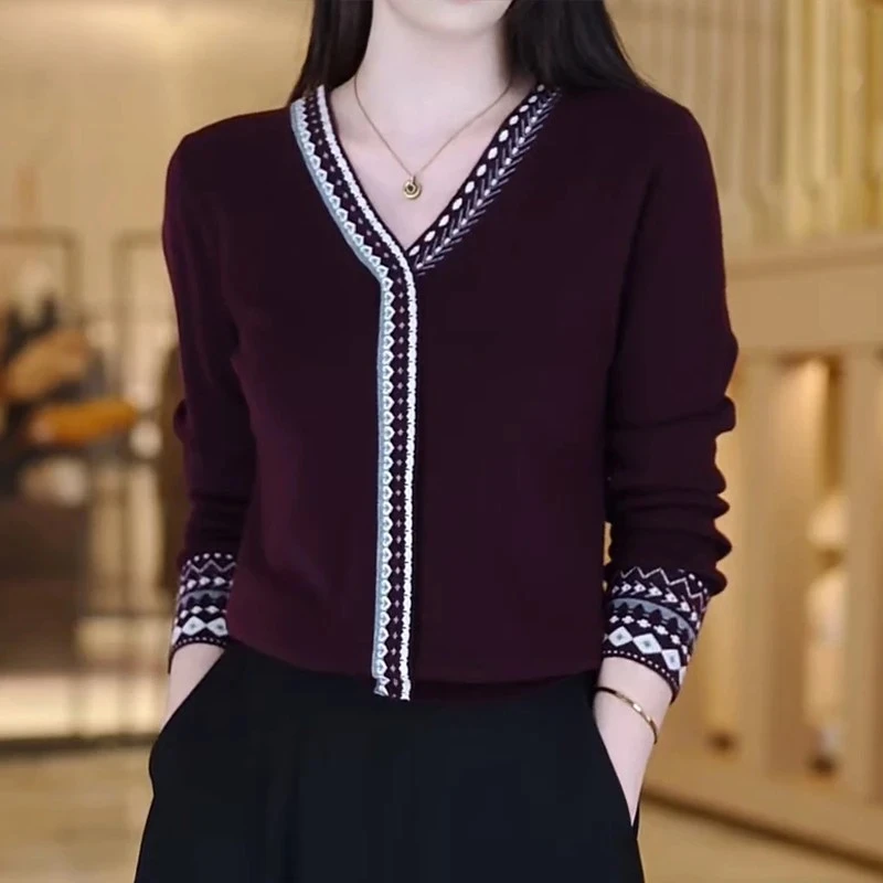 高端时尚V领提花针织衫女装秋冬新款宽松显瘦减龄百搭打底衫上衣