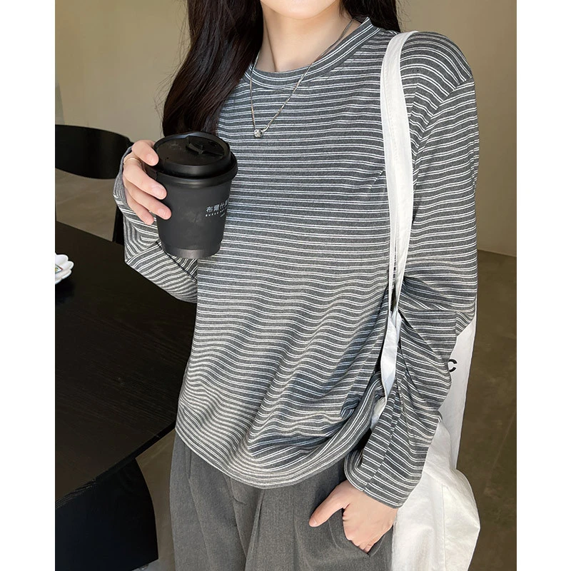2025春秋爆款灰色条纹长袖t恤女松弛感内搭上衣韩系外穿打底衫女
