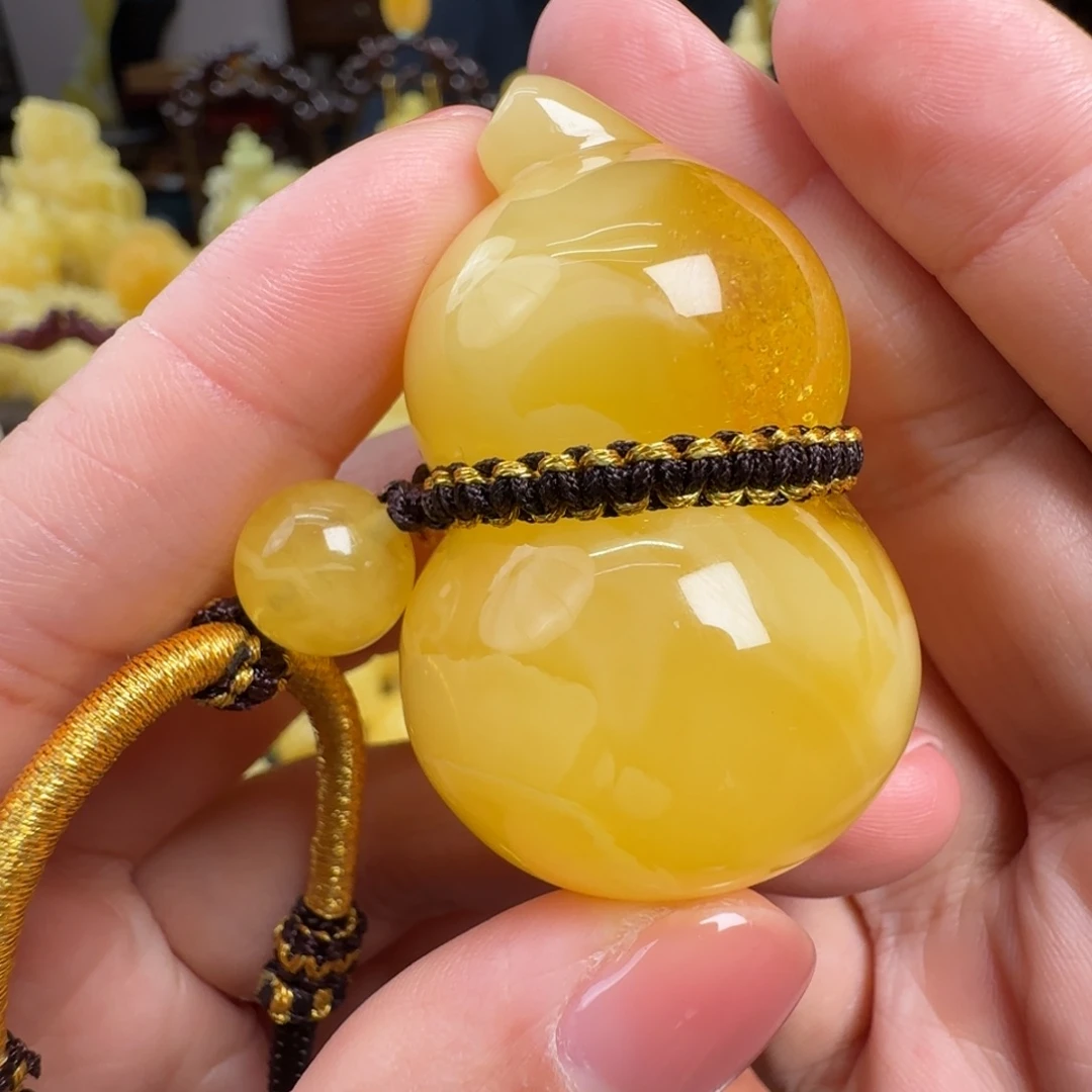 蜜蜡未镶嵌珠宝奇石