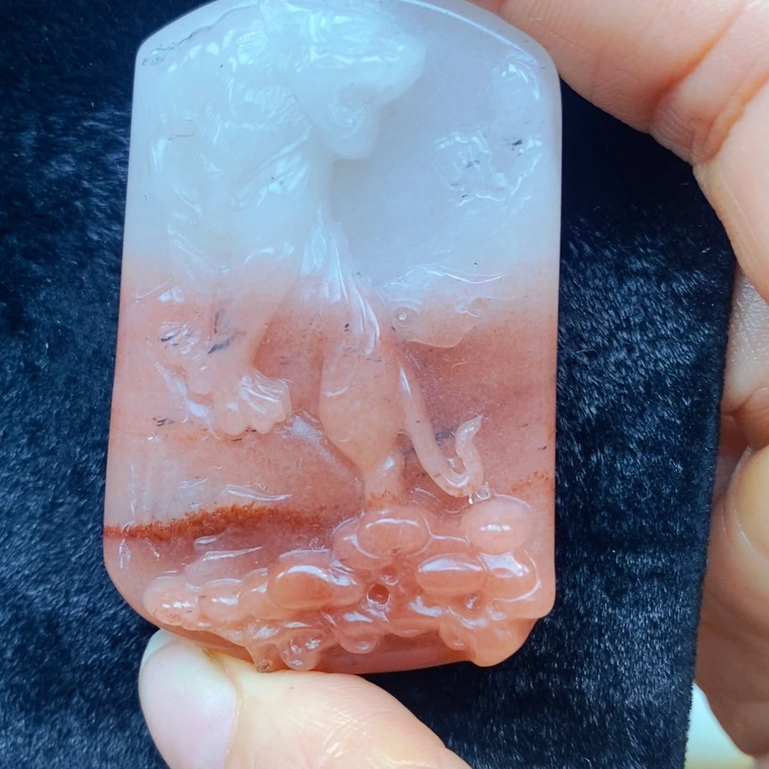 未镶嵌石英质玉（黄龙玉）颈饰