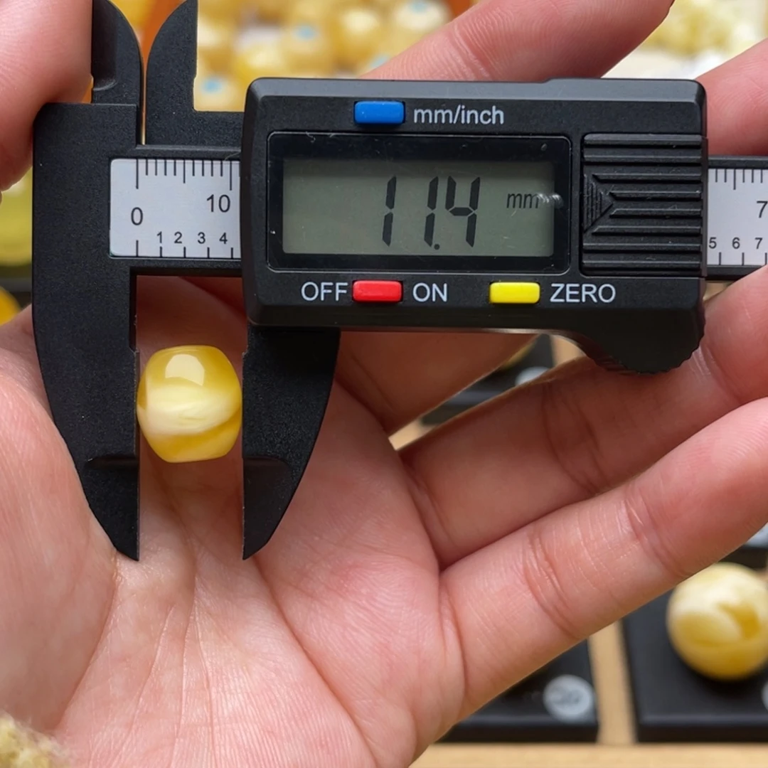 琥珀未镶嵌裸石蜜蜡枣珠微瑕笑