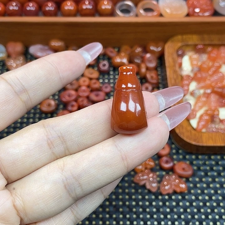 南红玛瑙未镶嵌颈饰三通